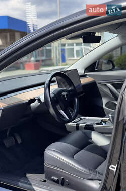 Седан Tesla Model 3 2018 в 