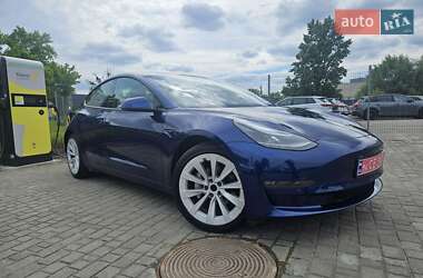 Седан Tesla Model 3 2022 в 