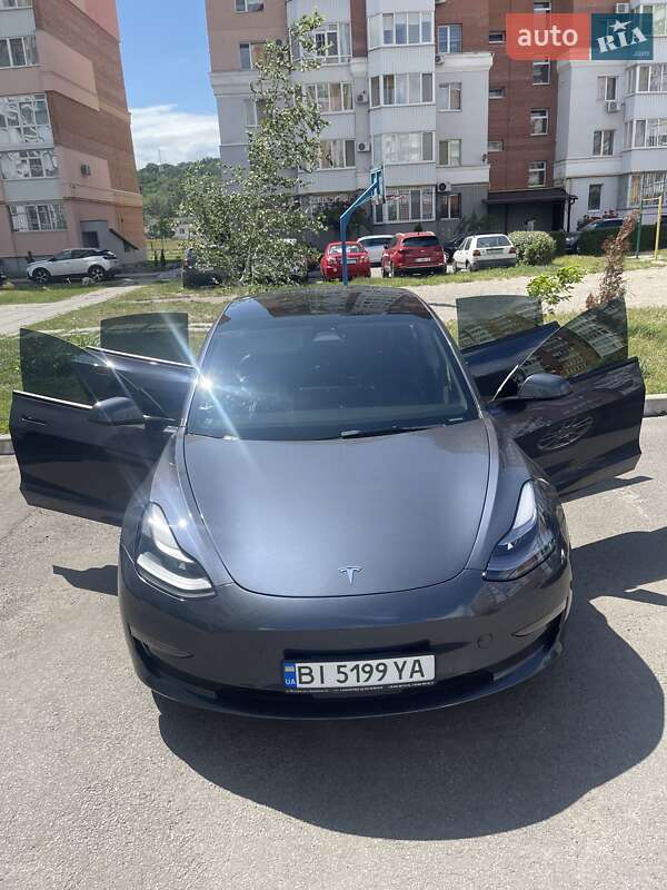 Седан Tesla Model 3 2022 в Полтаве