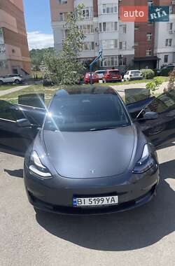 Седан Tesla Model 3 2022 в 
