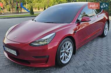 Седан Tesla Model 3 2021 в 