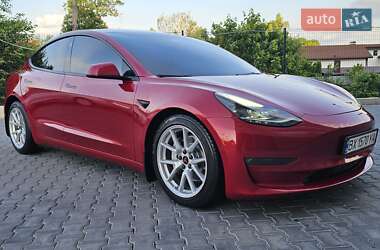 Седан Tesla Model 3 2021 в 