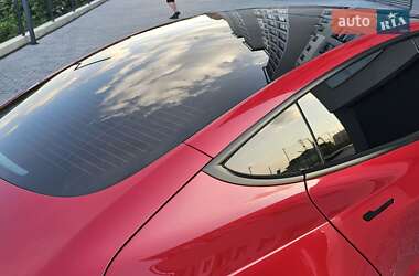 Седан Tesla Model 3 2021 в 
