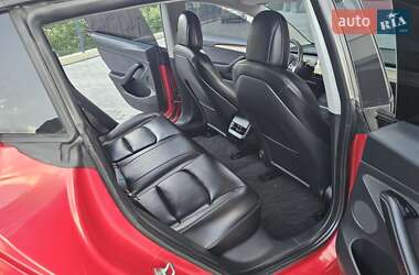 Седан Tesla Model 3 2021 в 