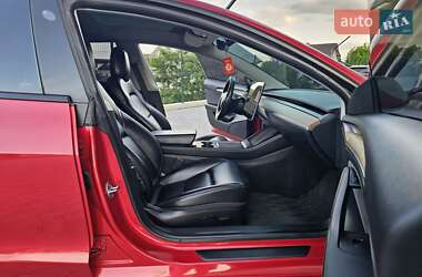 Седан Tesla Model 3 2021 в 
