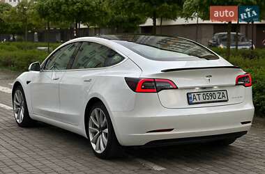 Седан Tesla Model 3 2019 в 