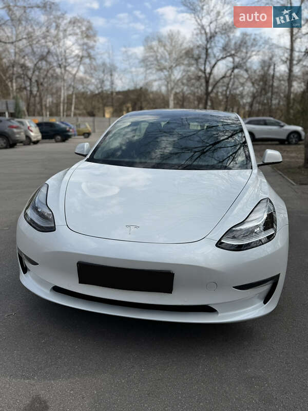 Седан Tesla Model 3 2022 в Дніпрі
