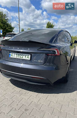 Седан Tesla Model 3 2024 в 