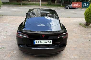 Седан Tesla Model 3 2020 в 