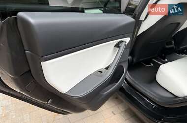 Седан Tesla Model 3 2020 в 