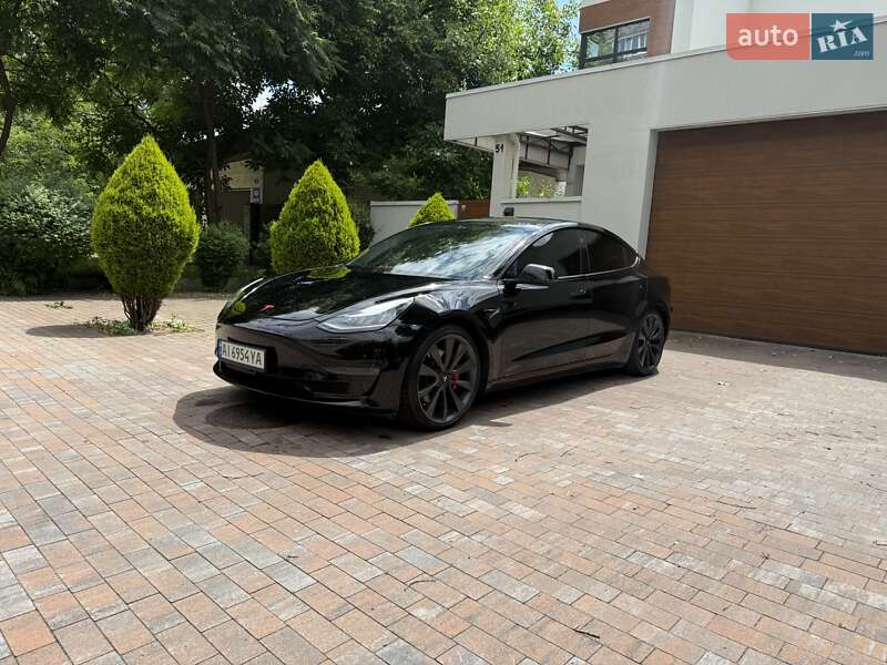 Седан Tesla Model 3 2020 в Києві