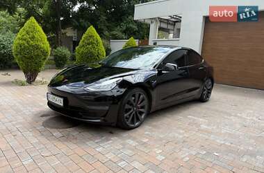 Седан Tesla Model 3 2020 в Киеве