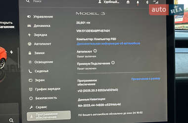 Седан Tesla Model 3 2022 в 