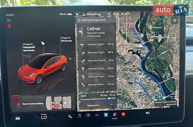 Седан Tesla Model 3 2022 в 