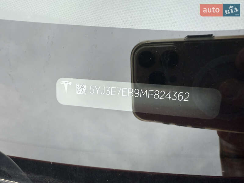 Седан Tesla Model 3 2020 в Коломые
