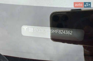 Седан Tesla Model 3 2020 в 