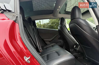 Седан Tesla Model 3 2020 в 