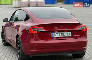 Седан Tesla Model 3 2020 в 