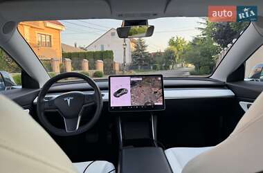 Седан Tesla Model 3 2019 в 