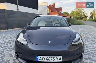 Седан Tesla Model 3 2019 в 
