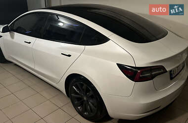 Седан Tesla Model 3 2021 в 
