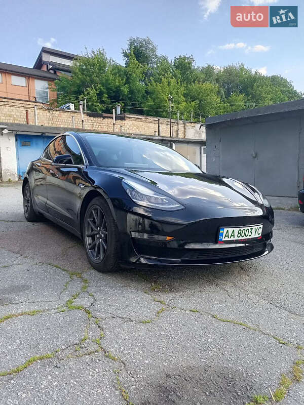 Седан Tesla Model 3 2018 в 