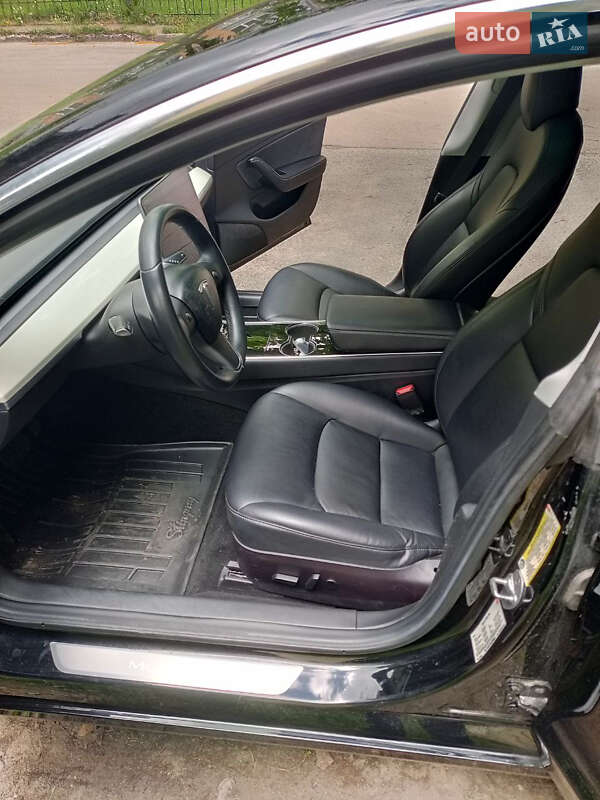 Седан Tesla Model 3 2018 в Києві