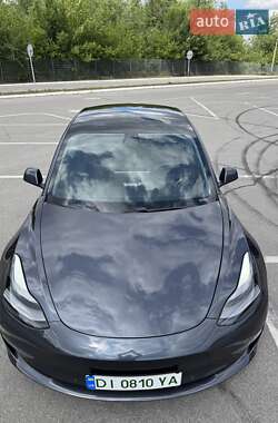 Седан Tesla Model 3 2021 в 