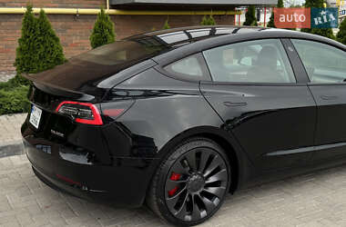 Седан Tesla Model 3 2021 в 