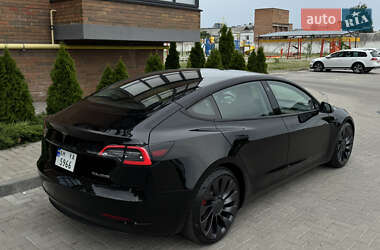 Седан Tesla Model 3 2021 в 