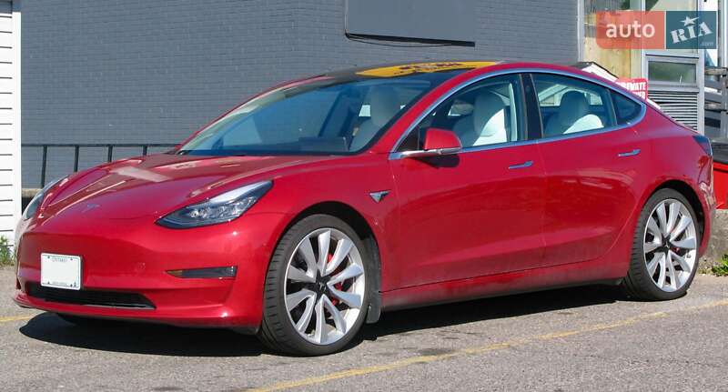 Седан Tesla Model 3 2020 в 