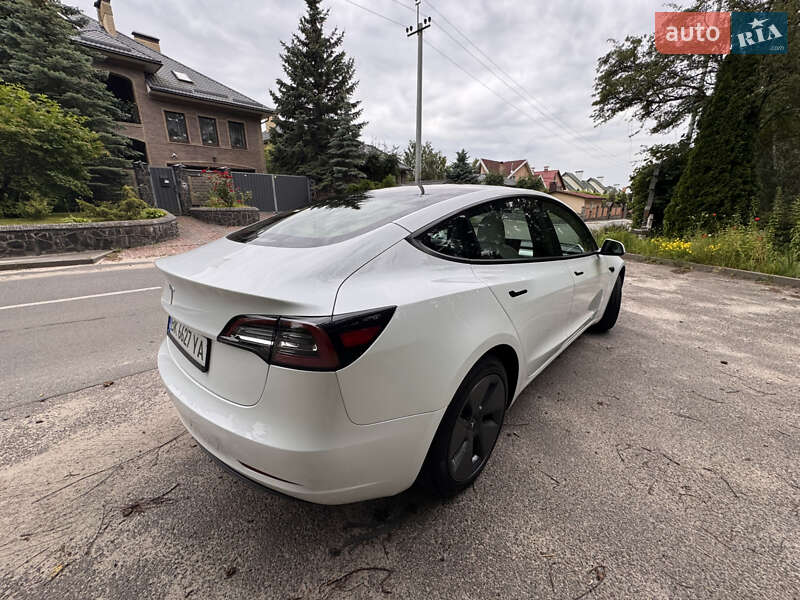 Седан Tesla Model 3 2023 в Киеве