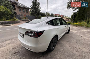 Седан Tesla Model 3 2023 в 