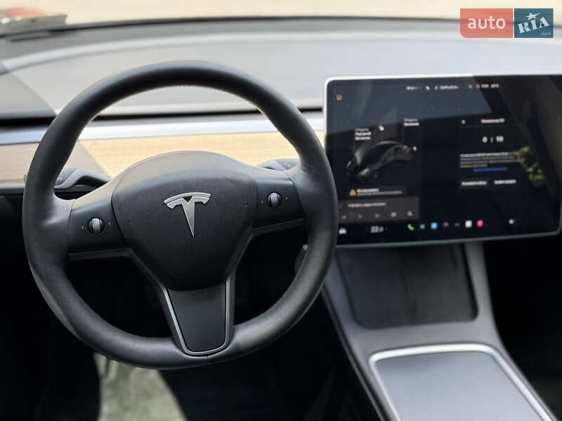 Седан Tesla Model 3 2021 в Луцке