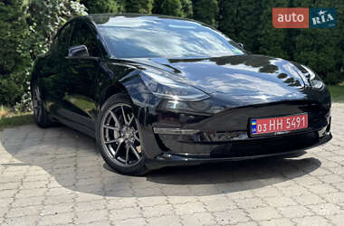 Седан Tesla Model 3 2021 в 