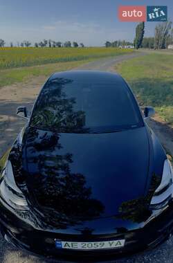 Седан Tesla Model 3 2019 в 