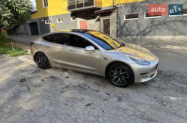 Седан Tesla Model 3 2019 в 