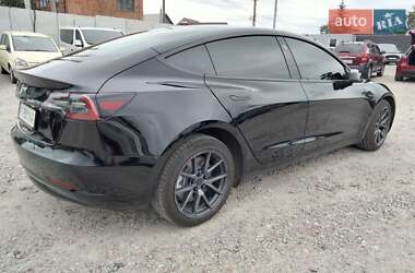 Седан Tesla Model 3 2023 в 