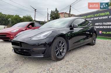 Седан Tesla Model 3 2023 в 
