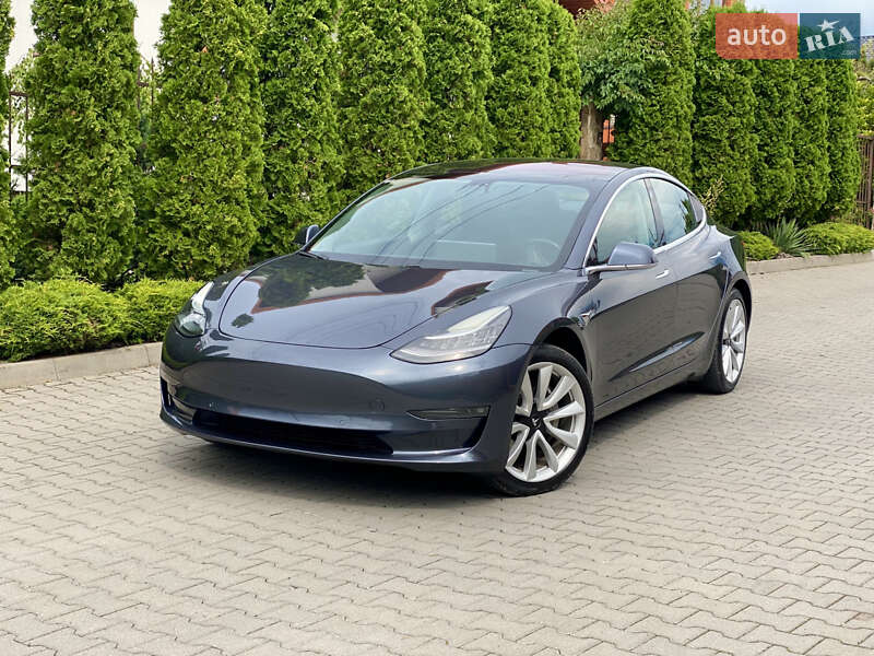 Седан Tesla Model 3 2018 в Хмельницком