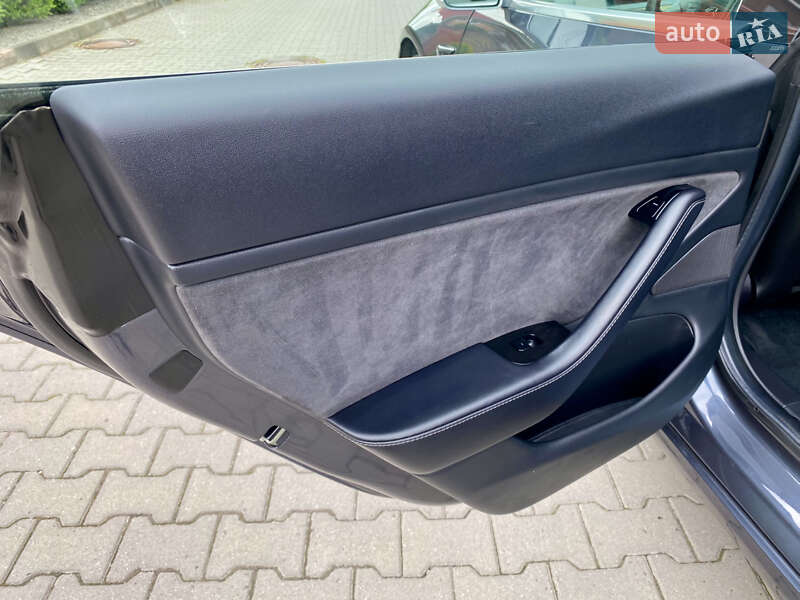 Седан Tesla Model 3 2018 в Хмельницком