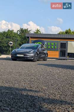 Седан Tesla Model 3 2020 в Луцьку