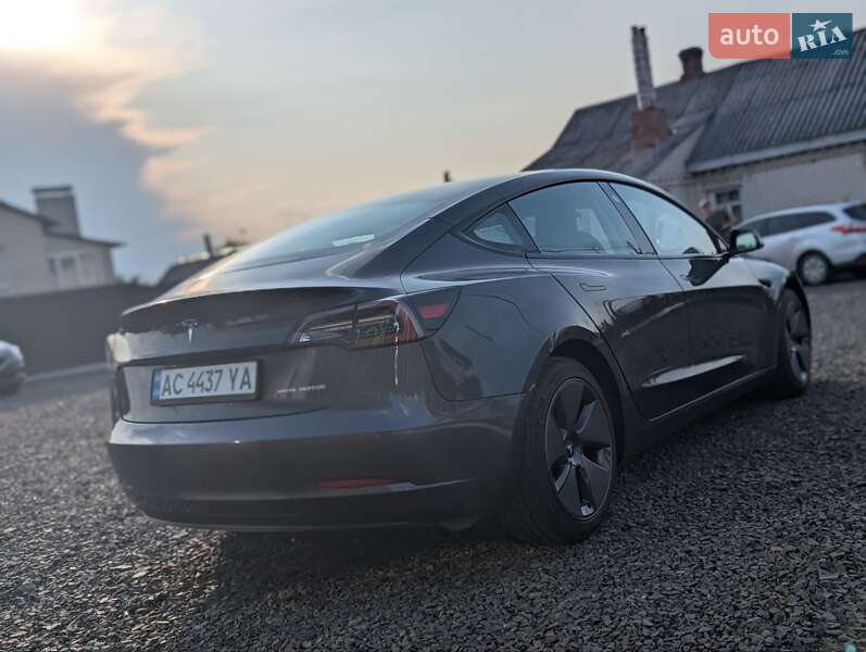 Седан Tesla Model 3 2020 в Луцьку