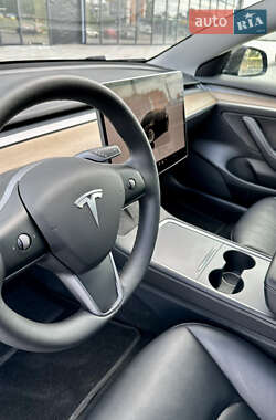 Седан Tesla Model 3 2022 в 