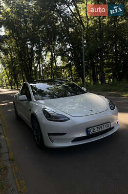 Седан Tesla Model 3 2022 в 
