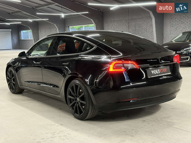 Седан Tesla Model 3 2019 в Владимире