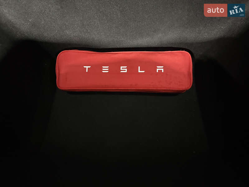 Седан Tesla Model 3 2019 в Владимире