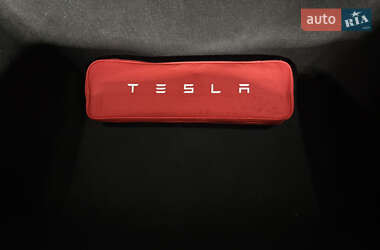 Седан Tesla Model 3 2019 в 