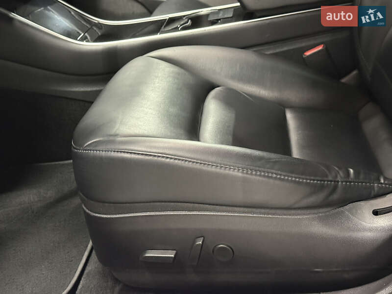 Седан Tesla Model 3 2019 в Владимире