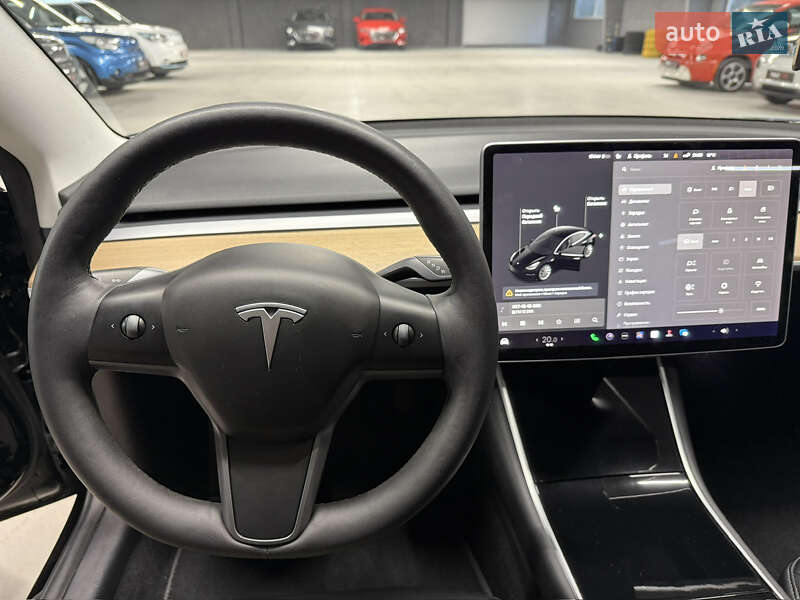 Седан Tesla Model 3 2019 в Владимире